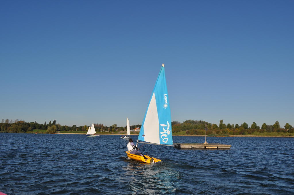 Thuiskomen, Genieten Aan Het Water Maaseik Oda fotoğraf